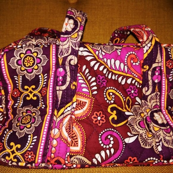 Vera Bradley Safari Sunset Ret '11 Baguette Shoulder Bag - Picture 3 of 6
